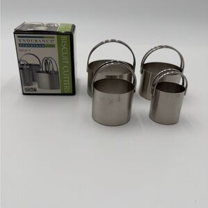 NIB The RSVP Endurance Stainless Steel Round Biscuit
Cutters Set